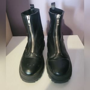 Primark leather like zip up boot (Sz 1)